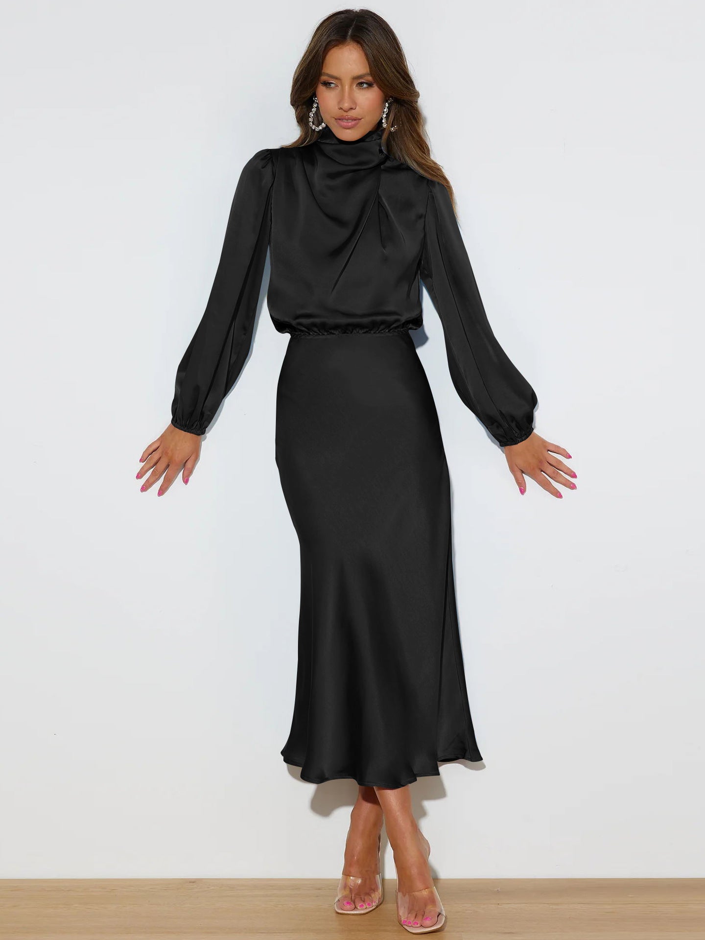 Satin-Neckholder-Abendkleid — Langärmliges elegantes Kleid